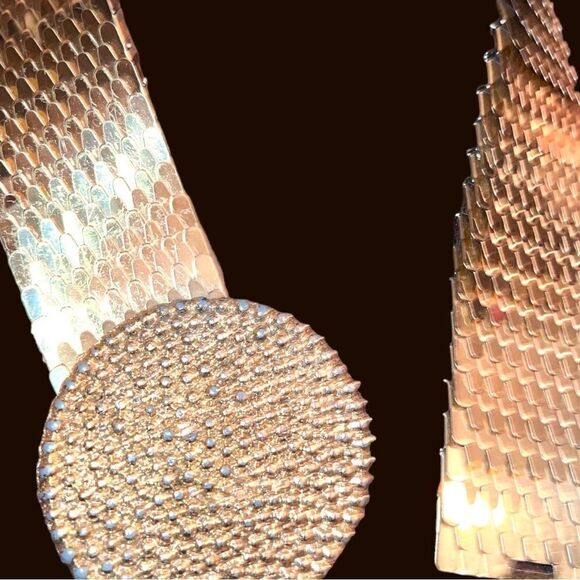 Retro 70’s gold colored serpentine stretchy belt - Picture 9 of 11
